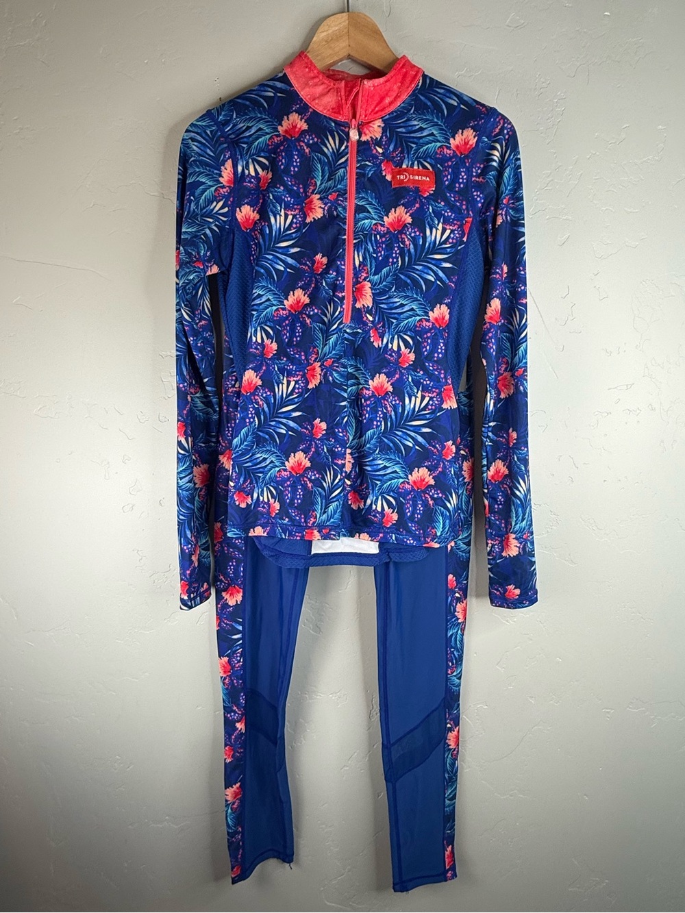NWT Tri Sirena Cycling and Triathlon Tropical Print Top and Bottom Large - Picture 2 of 13